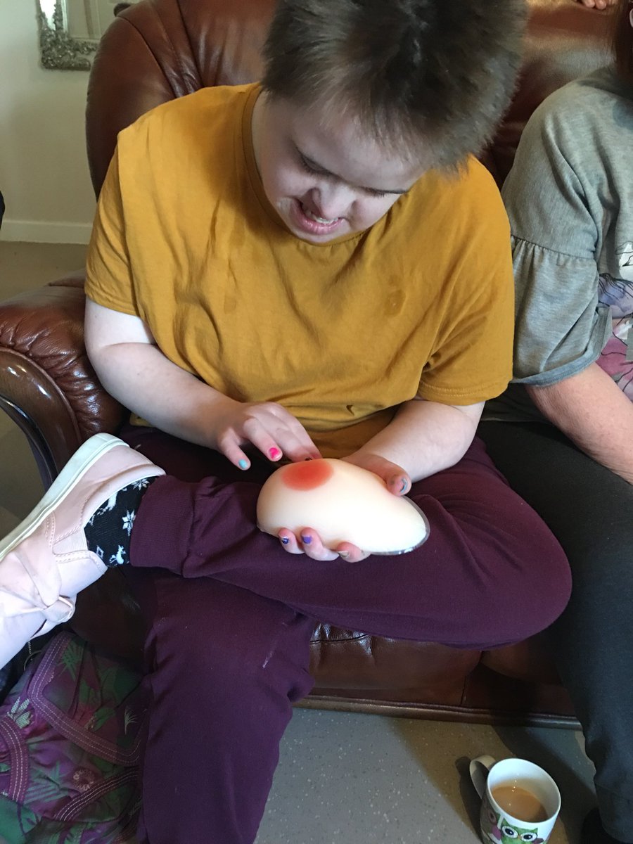 RDaSH_LD_DCG's tweet photo. We’ve been talking all things #Boobs this afternoon @StAnnesCom Grove Court. Great afternoon learning self examination techniques and discussing #breastawareness, along with a cuppa and a cake! @rdash_nhs #teamboobs #breasttocheck @CoppaFeelPeople @BCCare https://t.co/V2qS2Vadd5