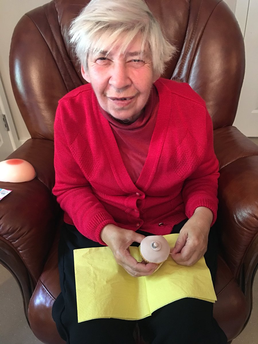 RDaSH_LD_DCG's tweet photo. We’ve been talking all things #Boobs this afternoon @StAnnesCom Grove Court. Great afternoon learning self examination techniques and discussing #breastawareness, along with a cuppa and a cake! @rdash_nhs #teamboobs #breasttocheck @CoppaFeelPeople @BCCare https://t.co/V2qS2Vadd5