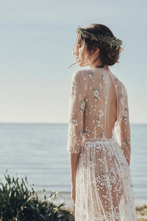 soylanoviacl's tweet photo. ¿Te casas en la playa? ☀️😍 Entonces tu vestido debe ser más ligero, relajado y, sobre todo, muy cómodo ✨ Hoy en el blog hice una nota con 20 vestidos de novia ideales para casarse en la playa ❤️  >> https://t.co/0KaRt4AOme https://t.co/IoZ0DWjJqZ