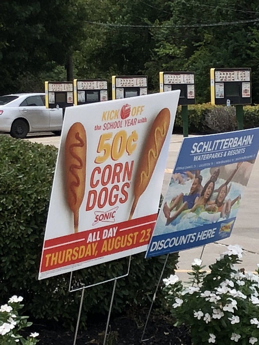 StaceyDukeBoyes's tweet photo. Corn dogs!!! https://t.co/7QxI1NVsyf
