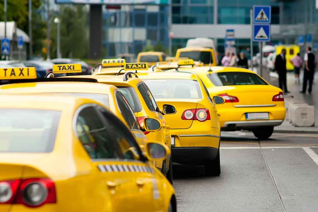 Яндекс такси стоимость поездки Москва dlvr.it/Qfl7S3