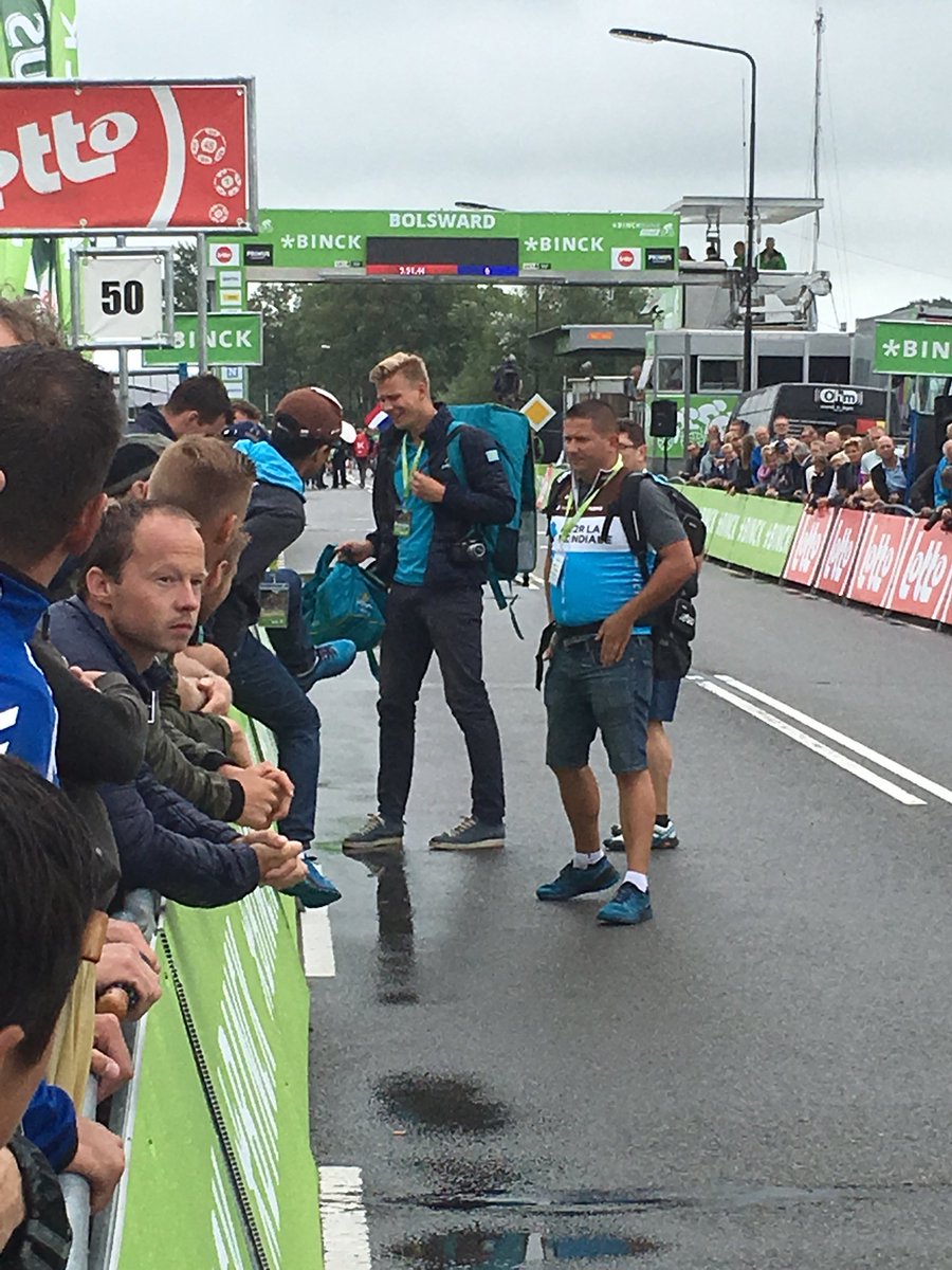 Kijkje in de keuken bij broer <a href="/SvenJonker/">Sven Jonker</a> <a href="/AstanaTeam/">Sauna in Riga - AstanaTeam</a>. Start @BinckBankTour bij <a href="/CIOSHvnLwdn/">CIOS H'veen L'warden</a>, nu de finish in Bolsward!