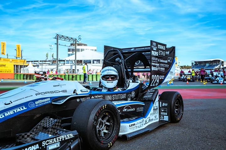 Uni_Stuttgart's tweet photo. Unser @Rennteam0711 hat sich am Wochenende den Gesamtsieg auf dem Hockenheim Ring geholt! Herzlichen Glückwunsch! https://t.co/9ybiWKgbuE #unistuttgart #formulastudent #formulastudentgermany *Foto: Rennteam https://t.co/2VFqxXkSSx