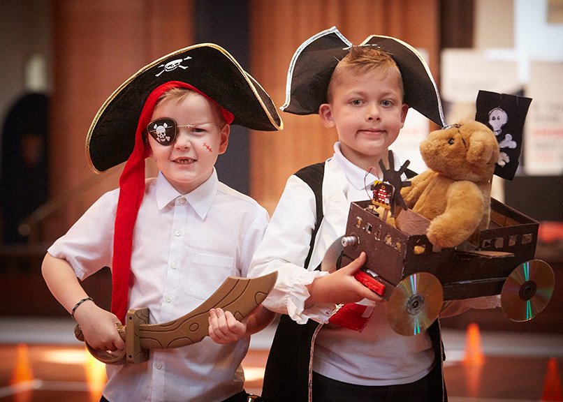 primaryengineer's tweet photo. Our #PEHighlight is to inspire some #MondayMotivation with the West #Scotland Regional final at the Barony Hall #Glasgow #engineersinthemaking #engineering #engineers #education #STEM #YoE #inspireanengineer https://t.co/WQ98Jgpg0r
