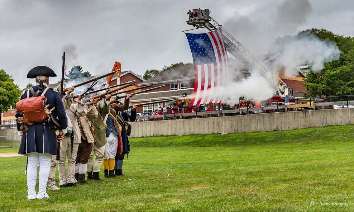 LMM1689's tweet photo. A detachment of LMM provided educational demonstrations last weekend at the Old Home Day in Merrimac, Mass.  Beautiful community!  #merrimacma #rev250 #localhistory #minutemen https://t.co/UHBUdIqQAB
