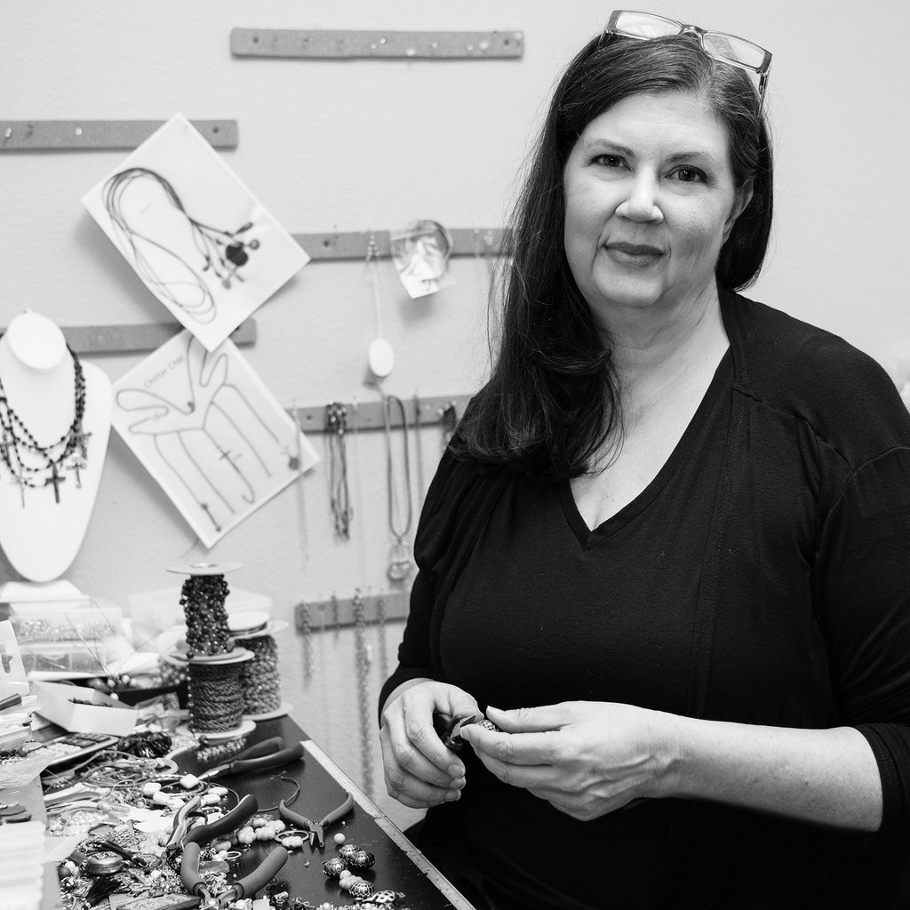 juliodesigns's tweet photo. Happy Birthday to our designer &amp; founder Juli!
🎊🎉🎈
#JulioDesigns #HappyBirthday https://t.co/osjQ3shnXh