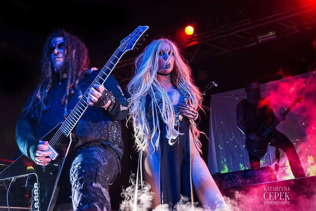 itmhungary's tweet photo. #chrishoworth #mariabrink #inthismoment #halfgodhalfdeviltour https://t.co/z9zTt7d9rb