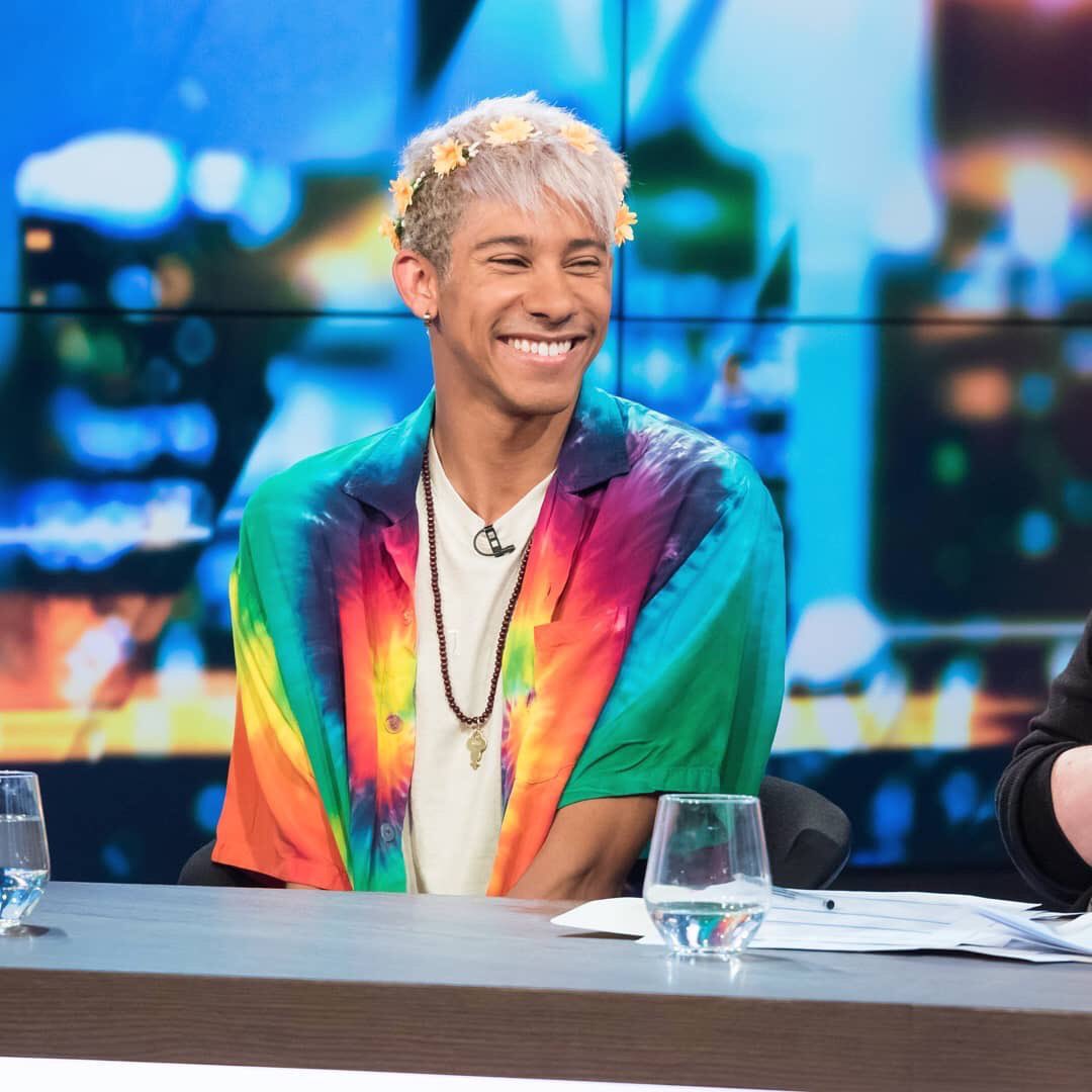 scarletwest_'s tweet photo. @KeiynanLonsdale get a man who can do both https://t.co/lOHNXzXeon