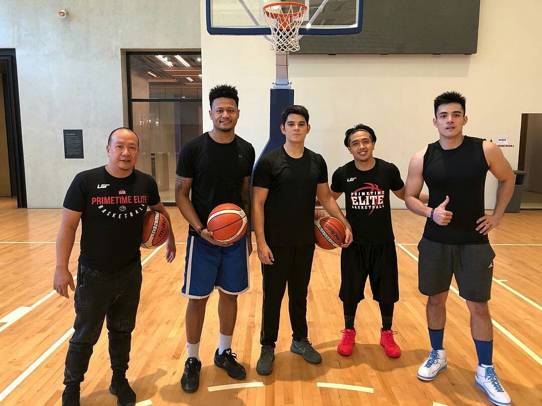 CChinita1's tweet photo. Regrann from @primetimeelitebasketball - Great work today with @ray1parks @XianLimm & @richardgutz‼️🏀🎒 #trainimpossible #teampossible #possibletraining #primetimeelitebasketball #blessed - #regrann https://t.co/okKiaCKufj