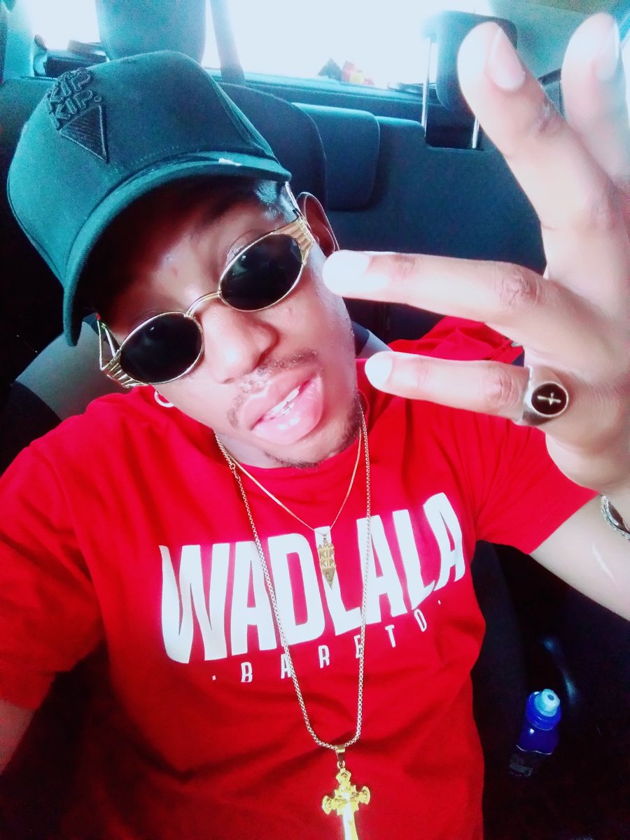 being_advokate's tweet photo. "uYa'Dlala Wena?โ
@team_bareto @material_cult #styleOverFlow #21stCenturySkhothane #lifestyle #NewWave #izikhothane #artisticmoves #combocommunicating https://t.co/QYXpHPStLp