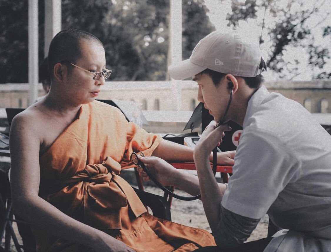 tweitfcmu's tweet photo. ที่เขาบอกว่า “เรียนหมอแล้วได้บุญ”
เป็นอย่างนี้สินะ อนุโมทนาสาธุ 🙏🙏🙏
#Commedlife ตามติดชีวิตหมอชุมชน
#ช้างเผือกอยู่ในป่า #ทีมบอคอ https://t.co/eKdfUx8Vv3