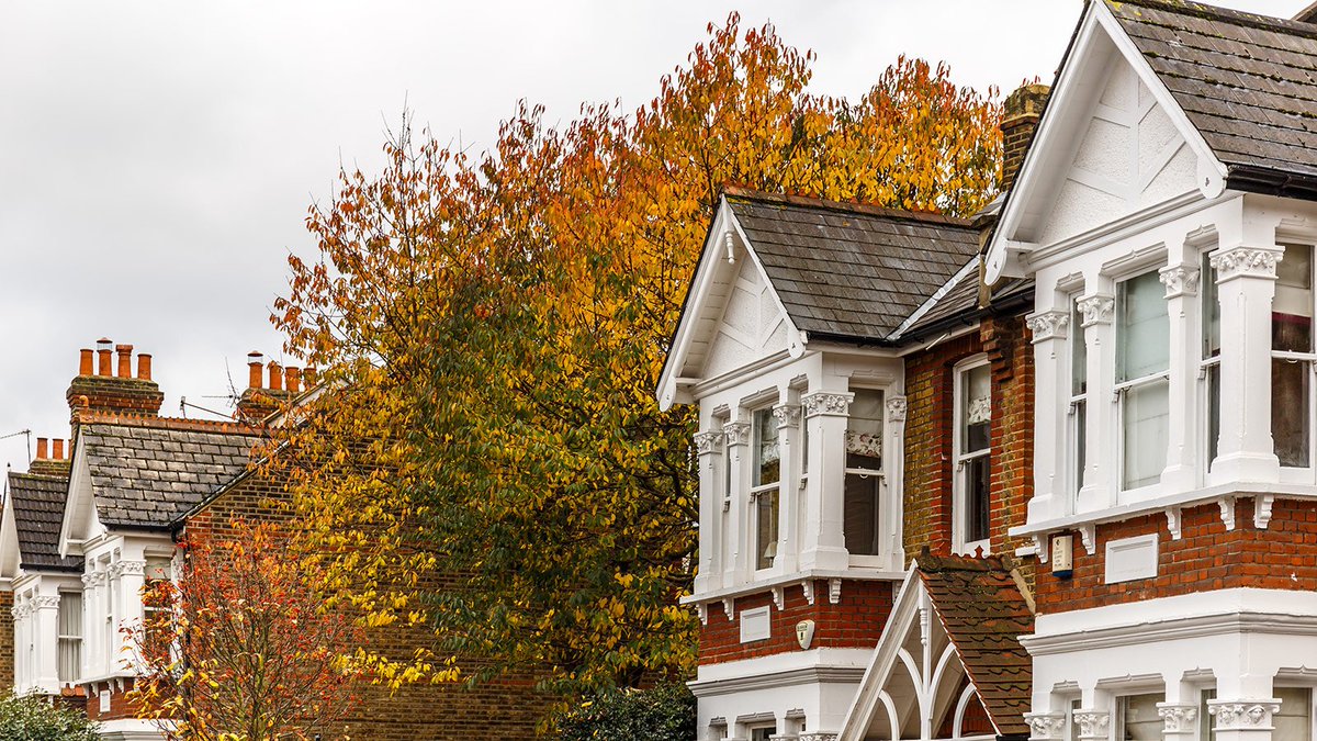 New changes are on the horizon for professional #landlords investing in #HMOs in England.  From October, properties will need to meet new minimum standards, in a bid to beat overcrowding and to make sure homes meet acceptable standards #BuytoLet #Property ow.ly/XKia30lnQqh