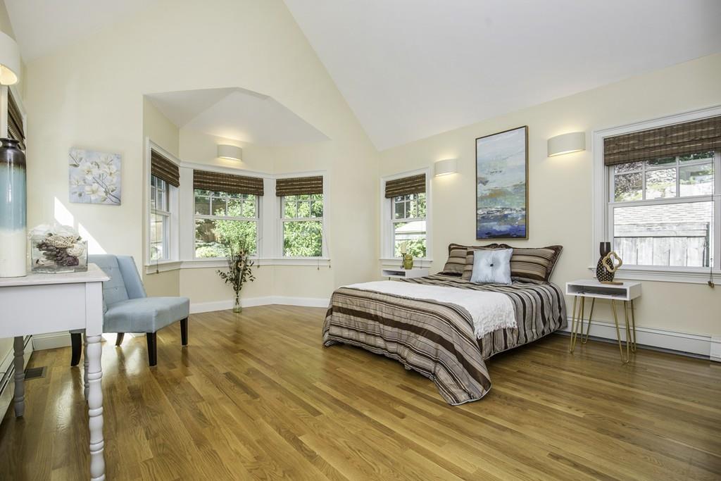 ParkwayRE's tweet image. How much for a Cape Cod-style house on a dead-end street in Arlington Heights?
What/where: A Cape Cod-style house off Summer Street in Arlington’s Arlington Heights
Square footage: 1,910
#whatPREfindsandshares
#Arlington
#CapeCodStyle
boston.curbed.com/2018/8/13/1767…