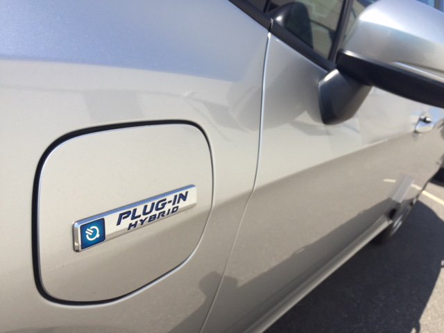 berlincityme's tweet photo. Save money charging at home, save time skipping gas stations. The Honda Clarity Plug-In Hybrid offers the benefits of an electric car, with the freedom of a hybrid. #hondaclarity #mpg #hybrid https://t.co/hYwmP5TFuM