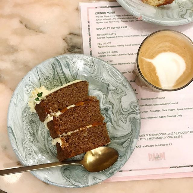 This happened yesterday: chai spiced apricot cake from @palmvaults. All the cute and all the delicious.