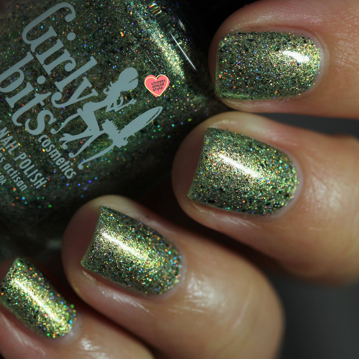 New blog post on this beautiful <a href="/GirlyBitsPolish/">Girly Bits Cosmetics</a> polish! #bbloggersca #veganbeauty #bblogger streetsaheadstyle.com/2018/08/girly-…