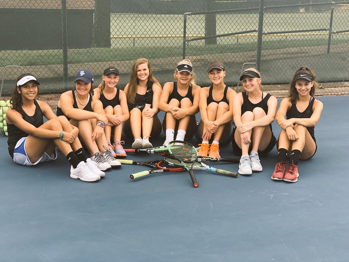 UPHStennis's tweet photo. It’s picture day!! It’s going to be a great season! 💙🎾💙 go vikes! https://t.co/WSOlAD6rA6