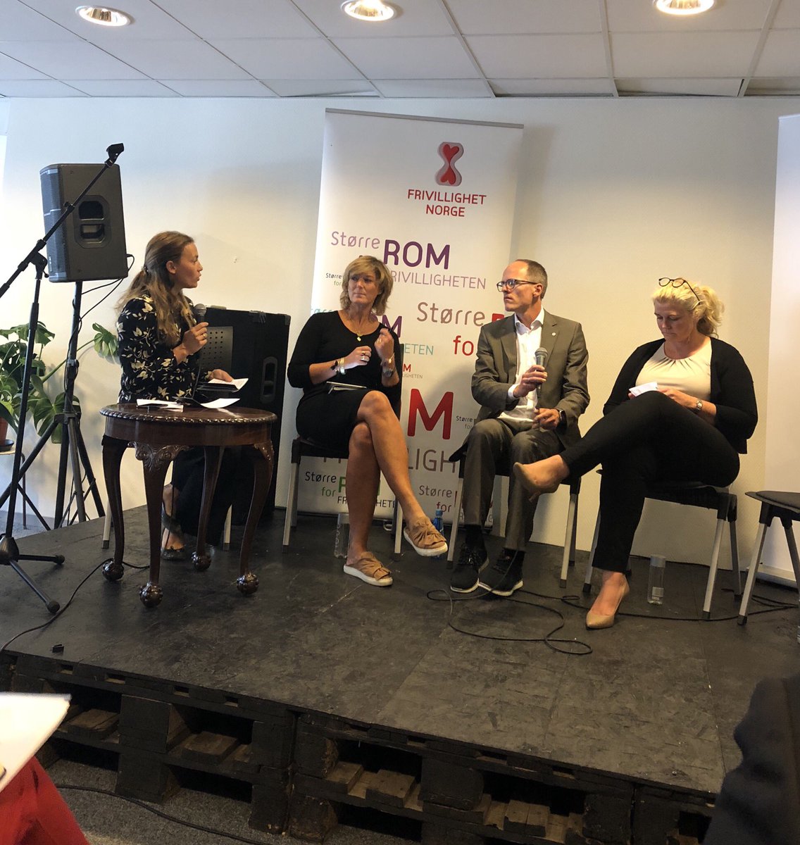 Sanitetskvinnene (@sanitetkvinnene) on Twitter photo Frivilligheten er et viktig supplement til, ikke erstatning for, offentlig omsorgstilbud sier Grete Herlofson i debatt på #arendalsuka i regi av <a href="/frivillighet/">Frivillighet Norge</a> #Arendalsuka2018 Frivilligheten er et viktig supplement til, ikke erstatning for, offentlig omsorgstilbud sier Grete Herlofson i debatt på #arendalsuka i regi av <a href="/frivillighet/">Frivillighet Norge</a> #Arendalsuka2018