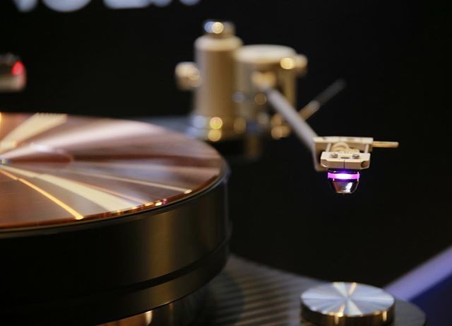 DS_Audio's tweet photo. Hong Kong audio show photo part2. #dsaudio #dsmaster1 #analog #vinyl #record #vinyl #opticalcartridge #光カートリッジ #香港 #madeinjapan #avantgradehongkong https://t.co/fZayyLGmg1 https://t.co/nterMunabq