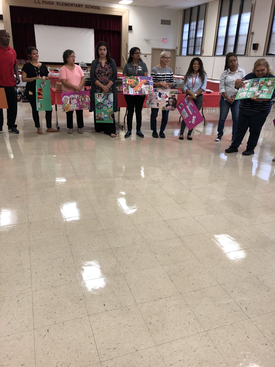 MrsCMontoya's tweet image. Vision Boards for the year! Some are still a work in progress, but we all have a vision for our kids! ❤️ #PushItToTheNextLevel #ThePughWay #WeArePugh @PughRamsHISD