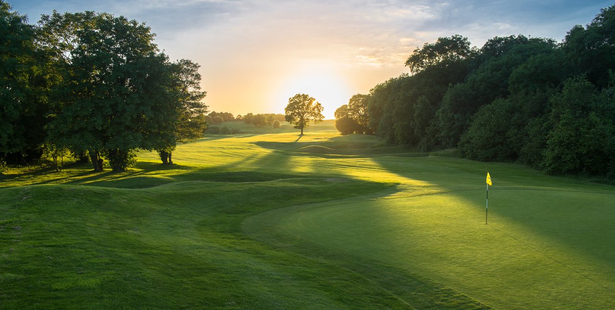 Play after 12 noon this weekend for just £30 per player, when you book online with us and use the PAR3 promo code.

bit.ly/SouthWincheste…