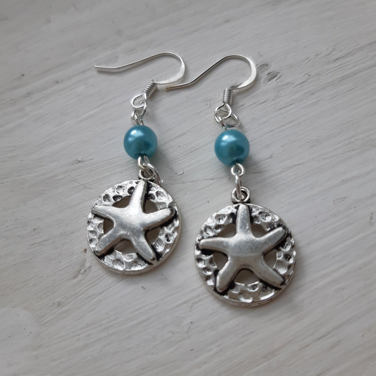 STreastrove's tweet photo. New earrings made this week. Simple and stylish. Only 4.95 with free postage in the UK. #earrings #jewellery #ukgifthour #handmadehour #htmpl #crafthour #giftsforher #fashion #etsyuk https://t.co/DN7tsWohEU
