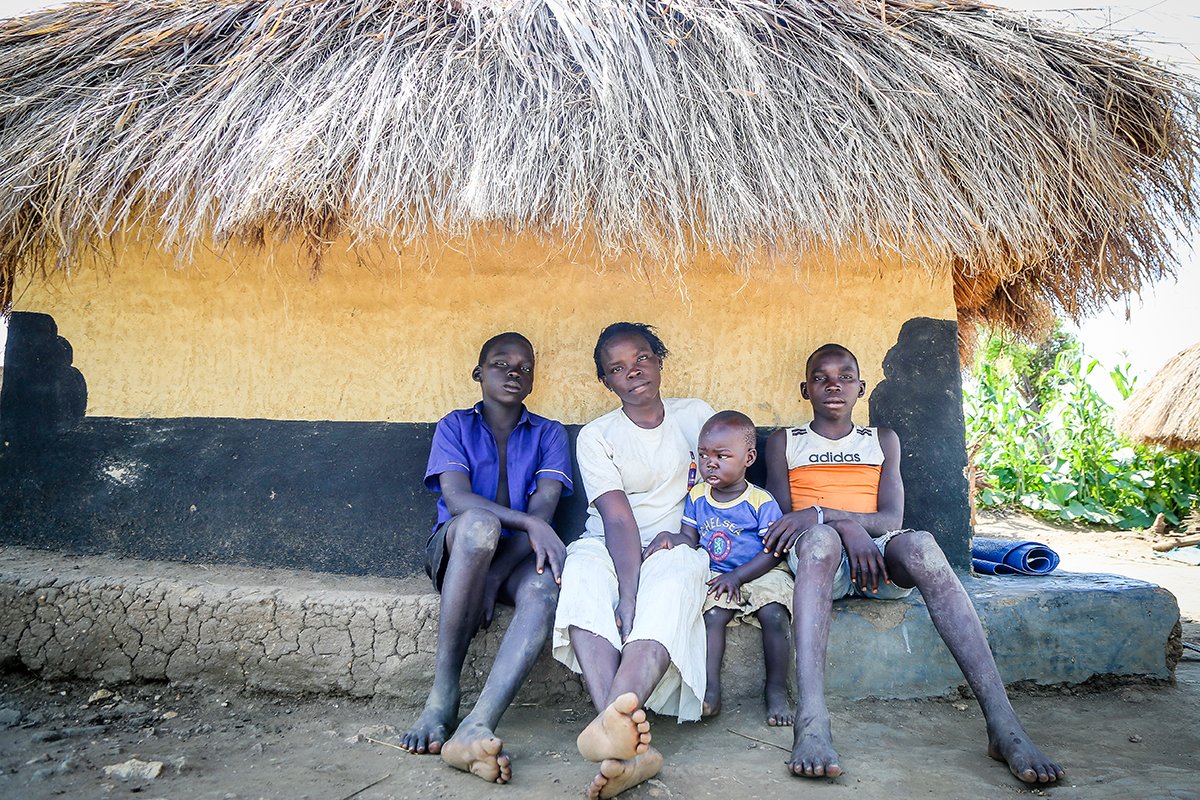 worldrenew_eamt's tweet photo. #PrayMonday Join us in praying for those living in Bidibidi without proper access to latrines. Pray for the most vulnerable families and for those dealing with trauma and pain that their faith may be strengthened and their war wounds healed @worldrenew_net https://t.co/wnBkvx1B9P https://t.co/VufbtsZRjx