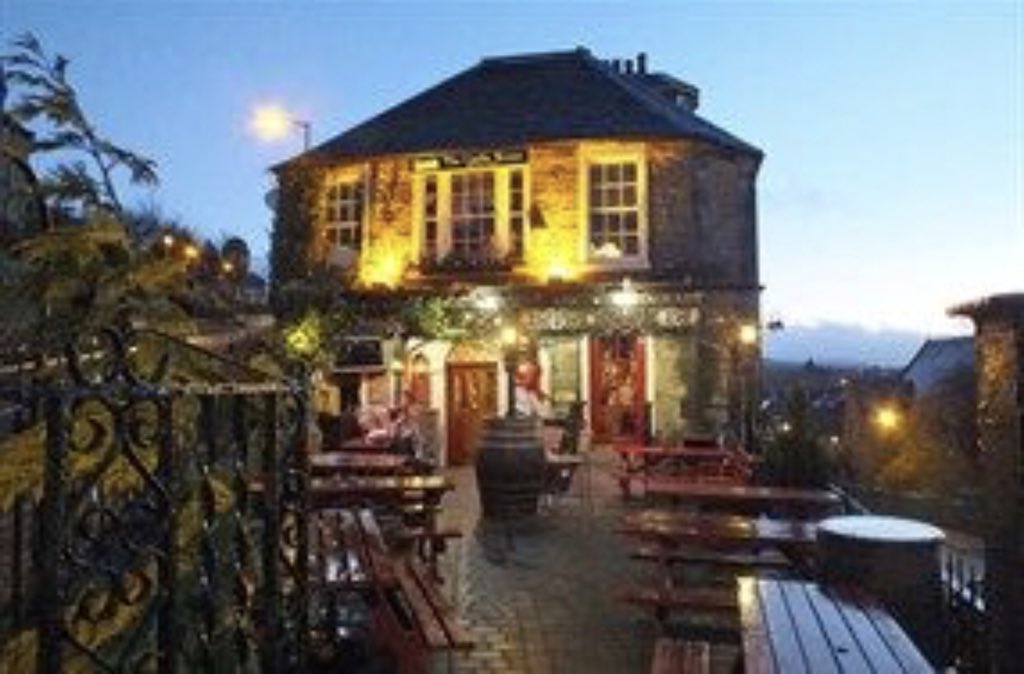 tavern_castle's tweet photo. Come &amp; enjoy a #delicious #meal #restaurant.  excellent view over the river and out to the castle, you will be sure to have an #evening to remember at 
The Castle Tavern! https://t.co/7r1wQocaOz @InvernessChambr @InvernessBID @HighlandCraic @HBWC @InvernessCastle @WHInverness https://t.co/DmzNTpalcB
