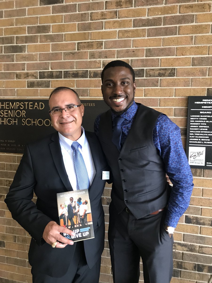 What are you willing to do to change your environment from an average place to an actual experience for your students #HES2018 <a href="/MichaelBonner_/">Michael Bonner</a>