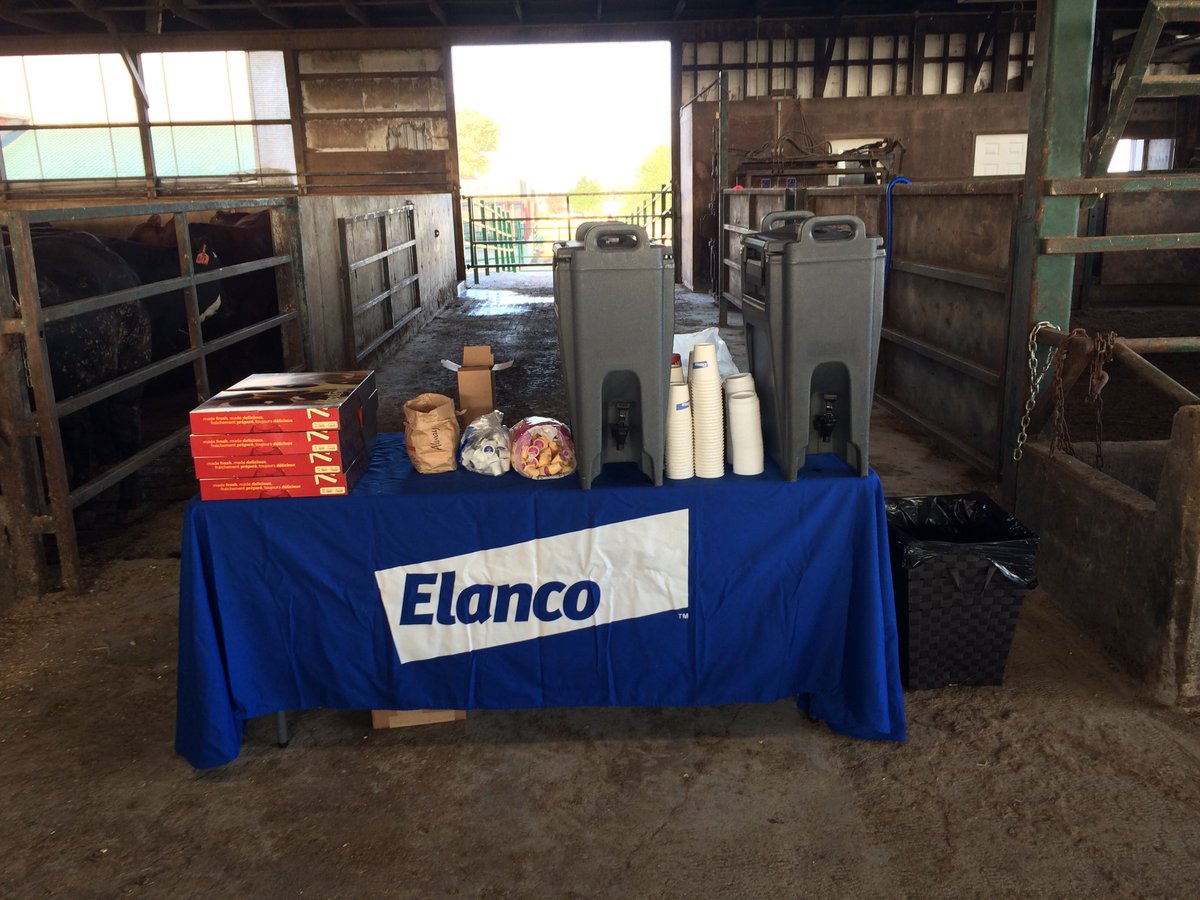 DhelmBeefGuy's tweet photo. The first stop on today’s #PreConferenceTour was at Conlin Farms near Lucan, Ontario. It was great to see producers from all over Canada attend! Thanks to @MikeConlin4 for the hospitality! #CDNBeefConf https://t.co/S36p5erMQo
