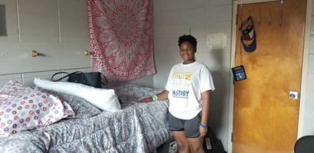 RE_1995's tweet photo. We’re excited!! Another one of our #REGraduates is all checked in and ready for her first day of class at @AlbanyStateUniv! #REGoesToCollege https://t.co/8DybWpVf3j