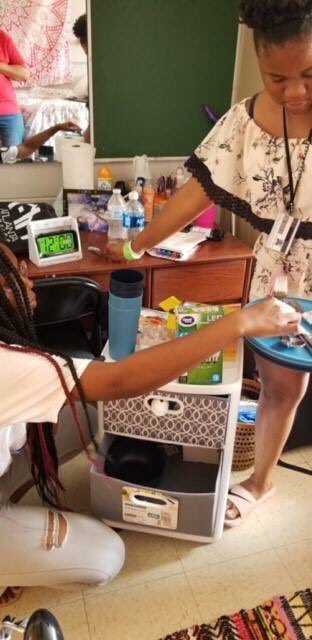 RE_1995's tweet photo. We’re excited!! Another one of our #REGraduates is all checked in and ready for her first day of class at @AlbanyStateUniv! #REGoesToCollege https://t.co/8DybWpVf3j