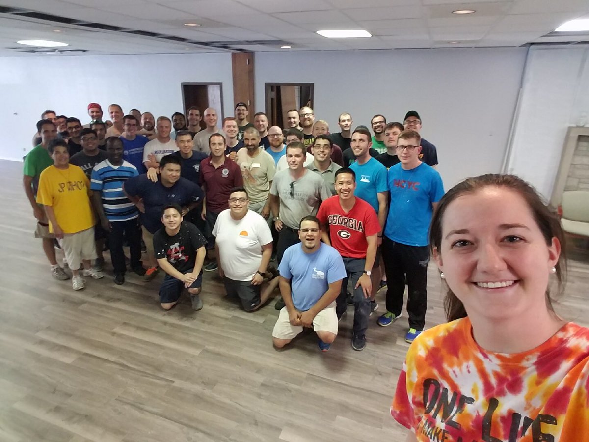 FrTomByrne's tweet photo. A great service day @jp2newman with the Chicago Seminarians @MundeleinSem https://t.co/Wr5lhLQT4Y