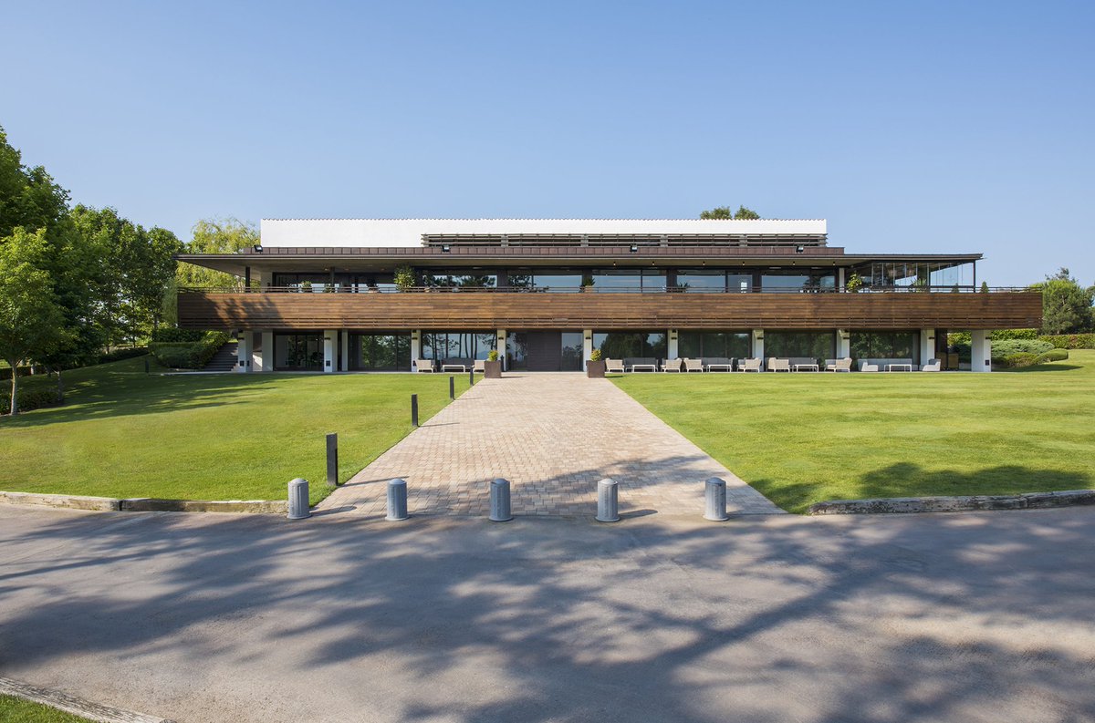 Camiral_'s tweet image. Time flies and our Resort is growing and evolving day by day. One perfect example is the evolution of Casa Club. Can you spot any difference? 😉