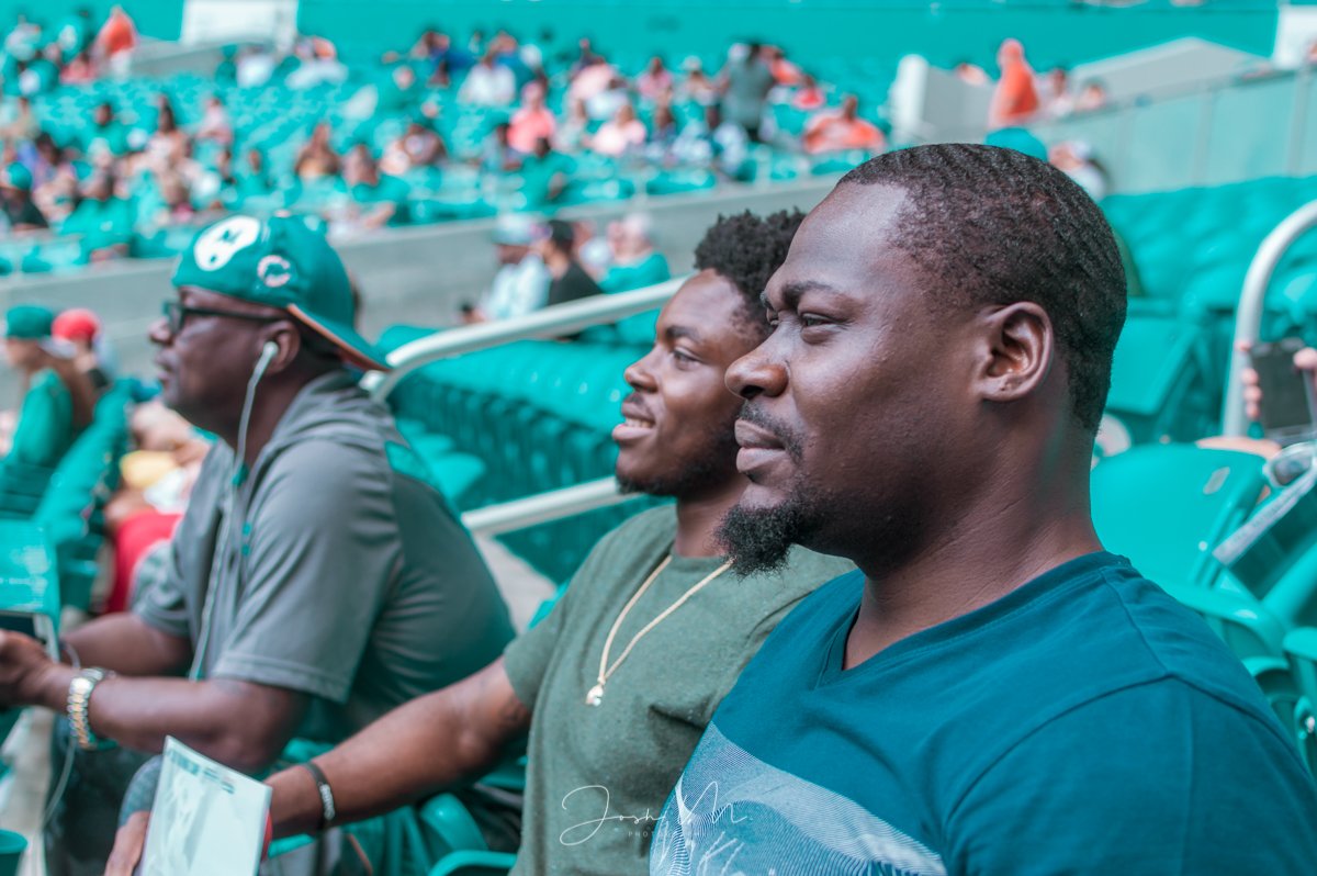 CuredGeneration's tweet photo. S/o to my bro @gogogadgetnikon for capturing my accentuated African features at @MiamiDolphins training camp recently. https://t.co/FGIrzxDjdB
