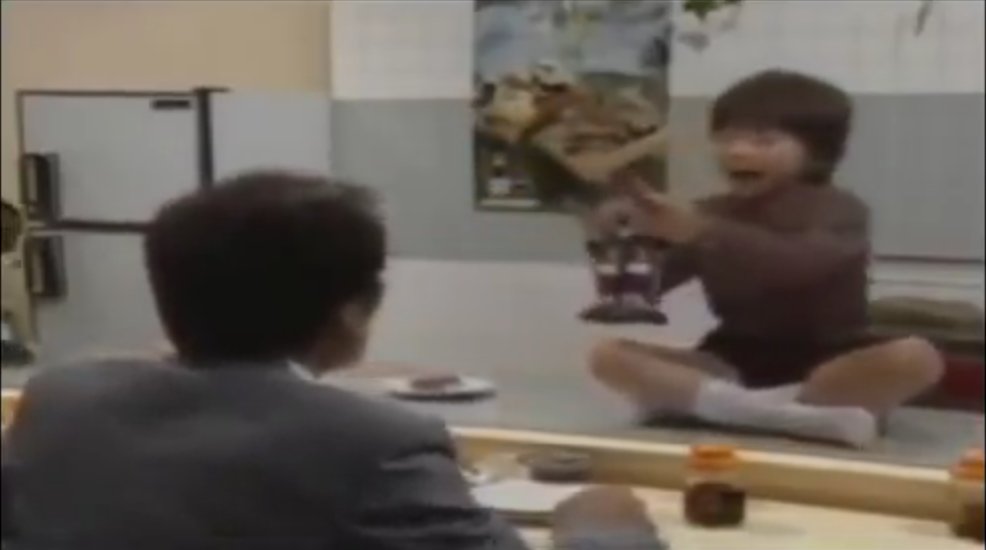 リバーズ ドリフ大爆笑の回転寿司コントでコンベアーを流れてきてロケパン飛ばしたりしてくるスーパーロボット玩具軍団にタカトクのバクシンガーで応戦するいかりや長介 ドラマや映画に映ったおもちゃ屋が気になる T Co Z4jnl7rbtk Twitter