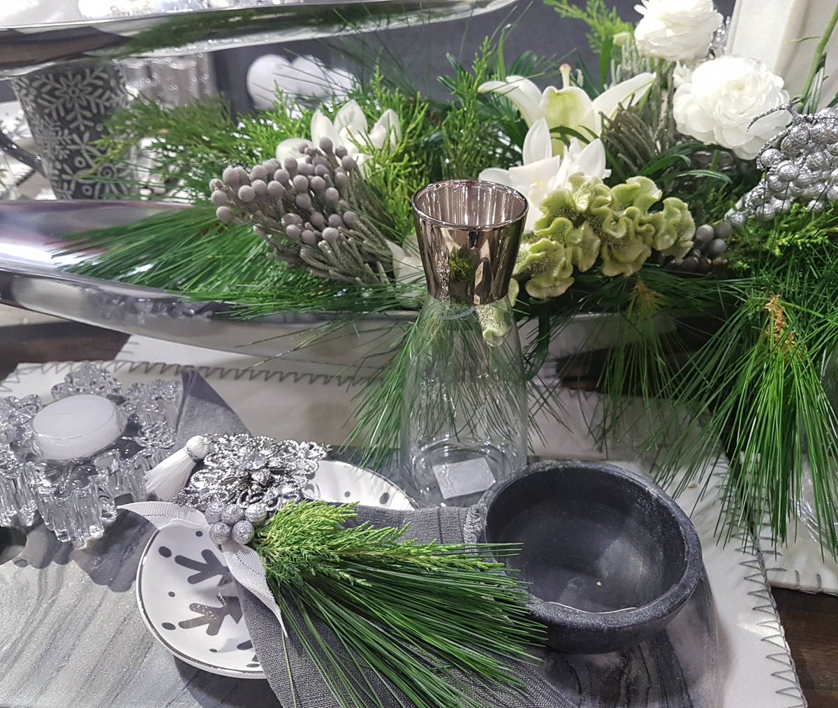 AbbottGiftware's tweet photo. Day Two!!! Love is in the air... at booth #11025 and #11229! Florals by Mimosa Floral Boutique!
#abbottcollection #abbottgiftware #whiteflorals #tablesetting #wintercool #modernchristmas #whiteandgrey #coolmetals #lightsfordays #TOgiftfair https://t.co/uDGOZRECDo