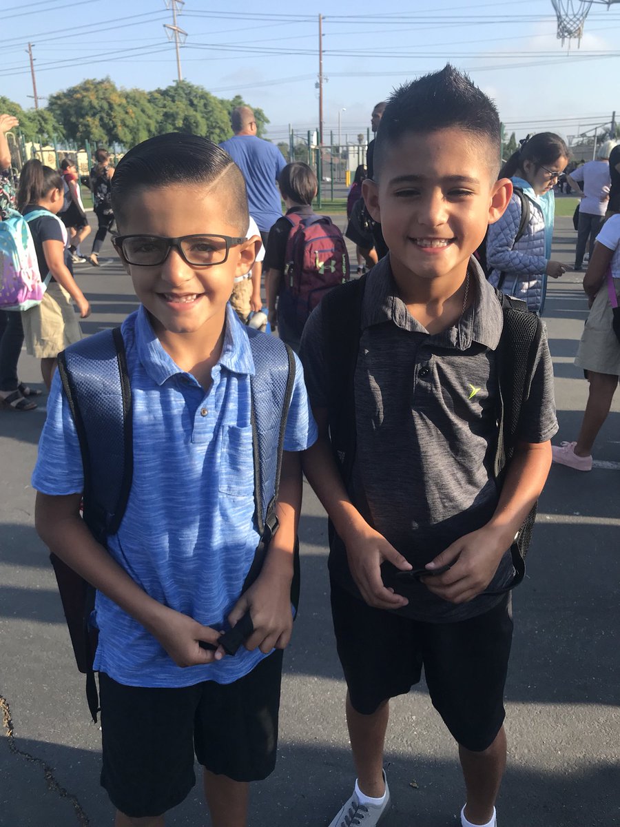JessOchoaMEd's tweet photo. SAUSD Committed, Generations after generations! We choose SAUSD! #SAUSDFirstDay https://t.co/MTtMozMxqz