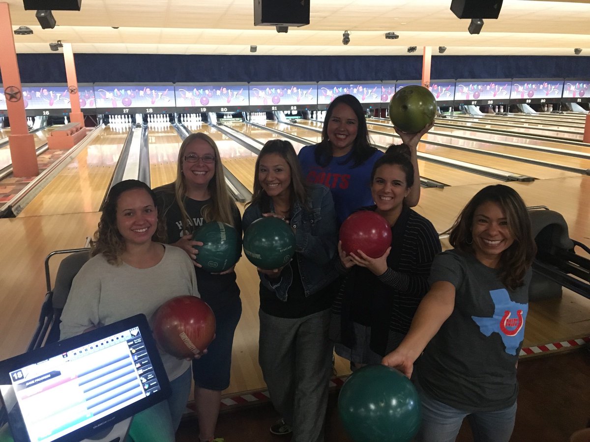 georgettecarra5's tweet photo. We love teambuilding! Ready to start STRONG!- #KFEstrong #KFEselfie https://t.co/3sjfFMVmrJ
