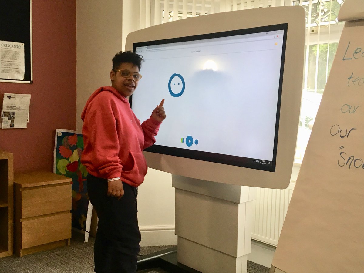 CascadeCharlton's tweet photo. We spent our @ASDANeducation session this morning learning more about the technology within our home. So many fun & education things to do on our interactive whiteboard! #Casacde #Enablenotlabel #ASDAN #Technology #Technologywithinourhomeandcommunity https://t.co/yRLvbLet9y