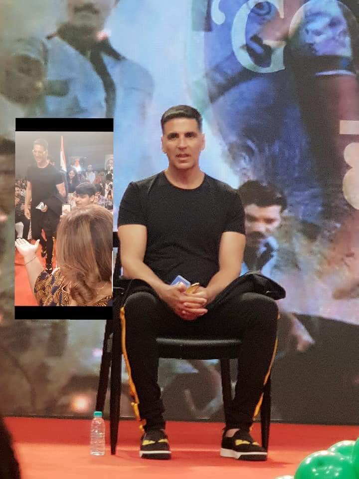 MumbaiAkkians's tweet photo. Golden Superstar @akshaykumar sir in Noida at Laxmi Studios For #GoldPromotions​ #2DaysToGold #GoldMovie⁠ ⁠#Gold @excelmovies https://t.co/Mh2s1mZj0z