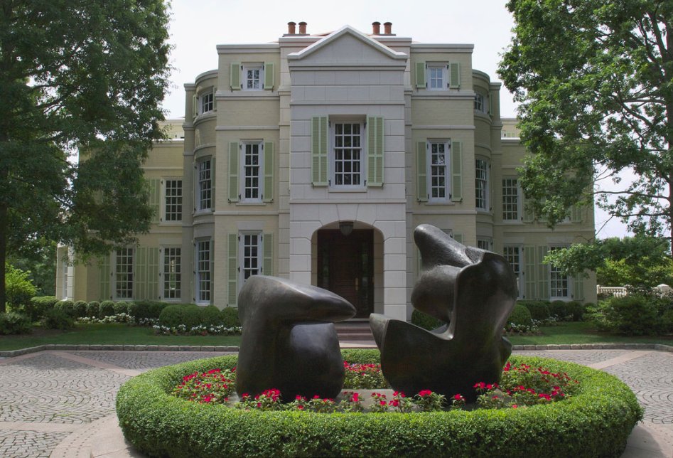 tamarluriegroup's tweet image. House at Sasco Hill - An astounding 25,000 sq ft estate commanding stunning 2.5 acres overlooking Long Island Sound at the crest of Sasco Hill Road in Fairfield CT ow.ly/Alay30lnVql Call (203) 622-0245 #FairfieldCTRealEstate #FairfieldLuxuryRealEstate #sascohill @TamarLurie