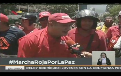 #PSUV // <a href="/SierraCarlosVEN/">CARLOS SIERRA</a>: Aquí están los chavistas movilizados en todas las calles de Caracas diciéndole NO a la violencia y NO a las guarimbas... Todos decimos SÍ a la paz, SÍ al amor #MarchaRojaPorLaPaz