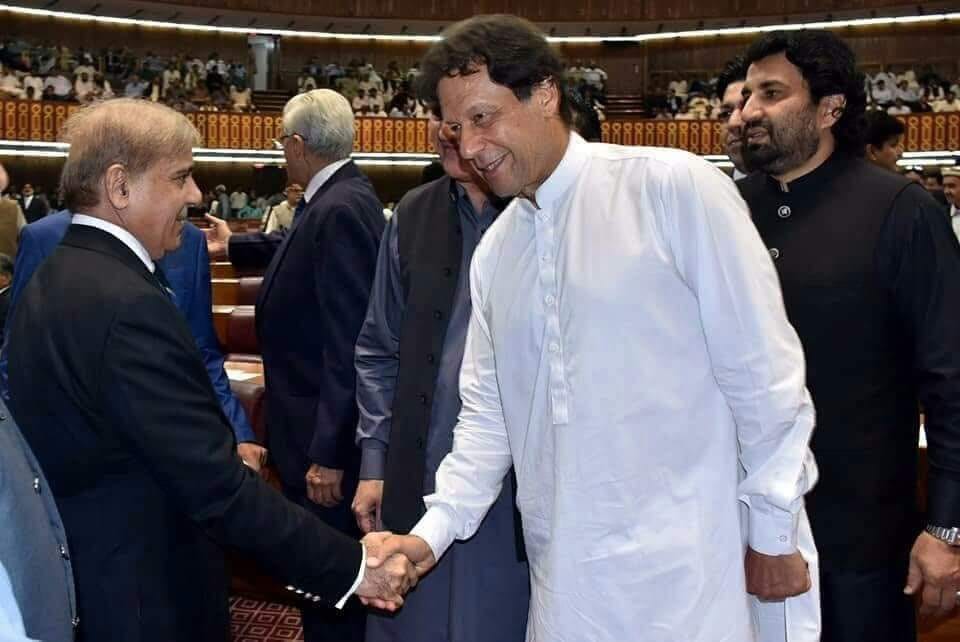 ExclusiveIqbal's tweet photo. دوست ہوتا نہیں ہر ہاتھ ملانے والا۔۔😎 https://t.co/3NeVrumbHc