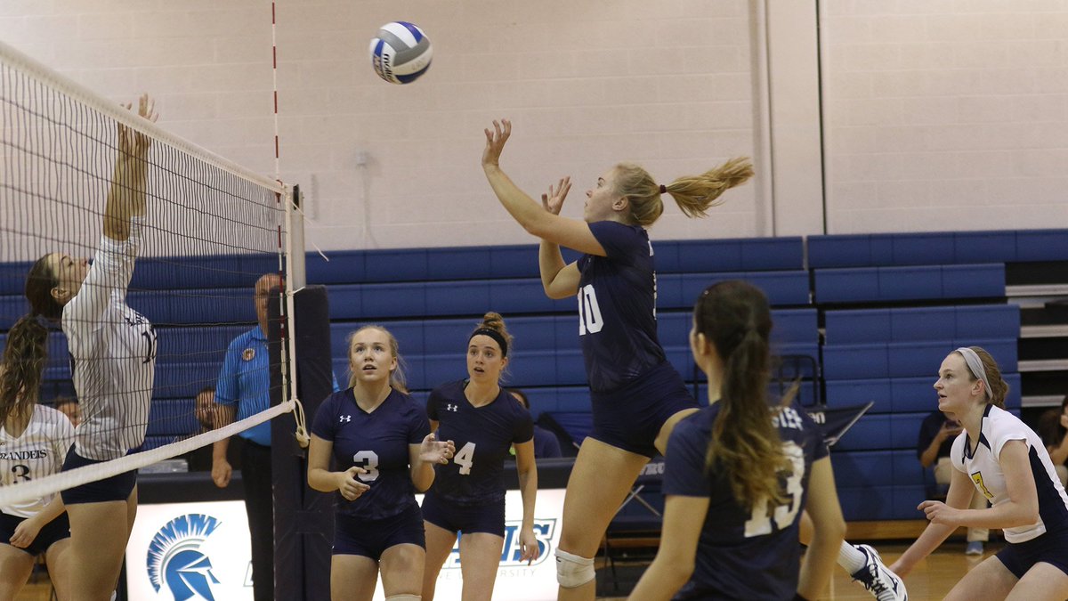 UR_Volleyball's tweet photo. Happy Left-Handed day to our setter/RS Beth Ghyzel ('20) Shout out to lefty incoming babyjacket Hope Havenhill('22) and honorary props to Kate Korslund ('20) who writes lefty, but hits righty! (Photo by Timothy Farrell) #lefthandedday #meliora #URVB https://t.co/bpVverEGI6