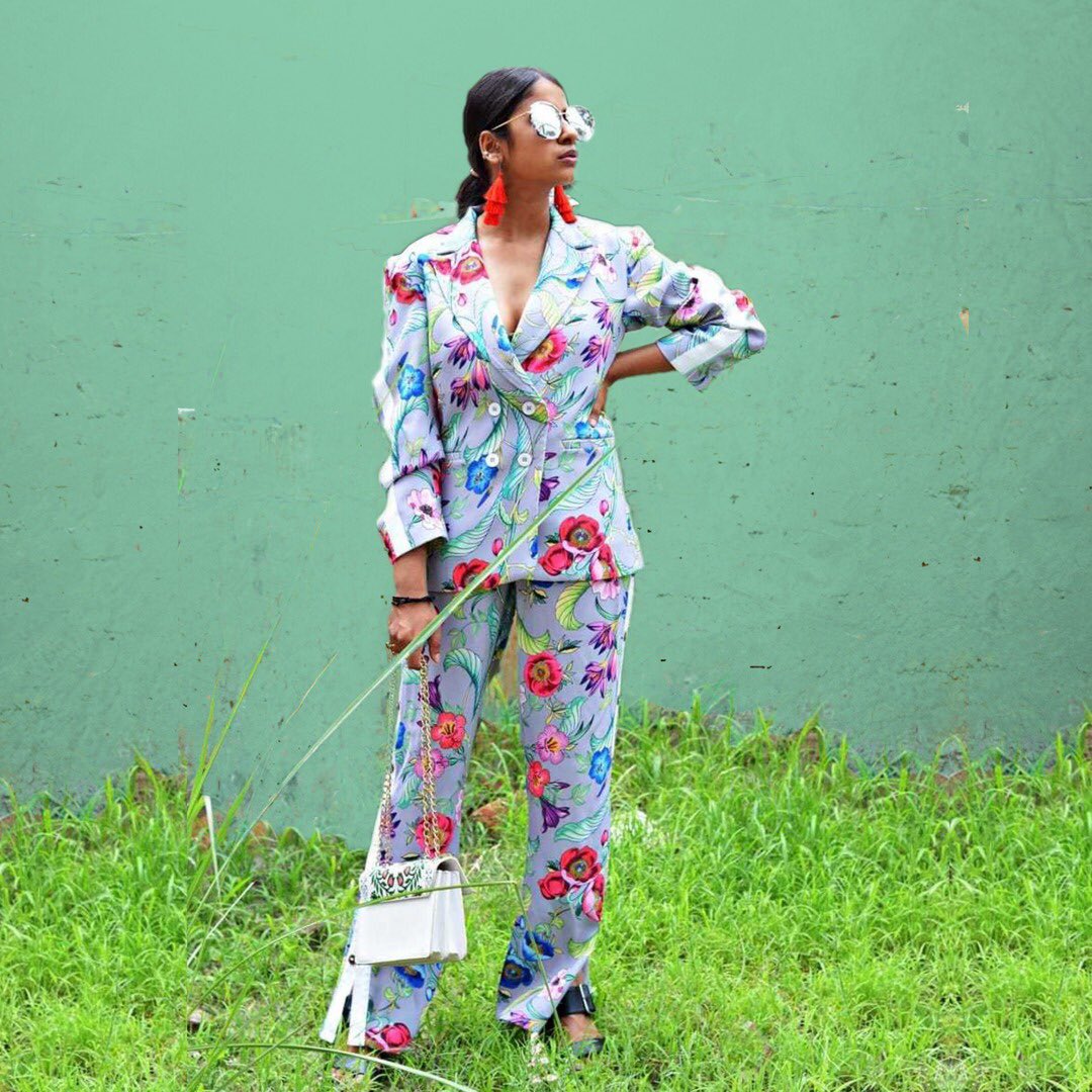NaomiCode's tweet photo. Slay it in florals this summer 🌸🌻 Shop @ModaYalda’s look at a steal deal 👯‍♀️ https://t.co/YNEszYQrqQ
