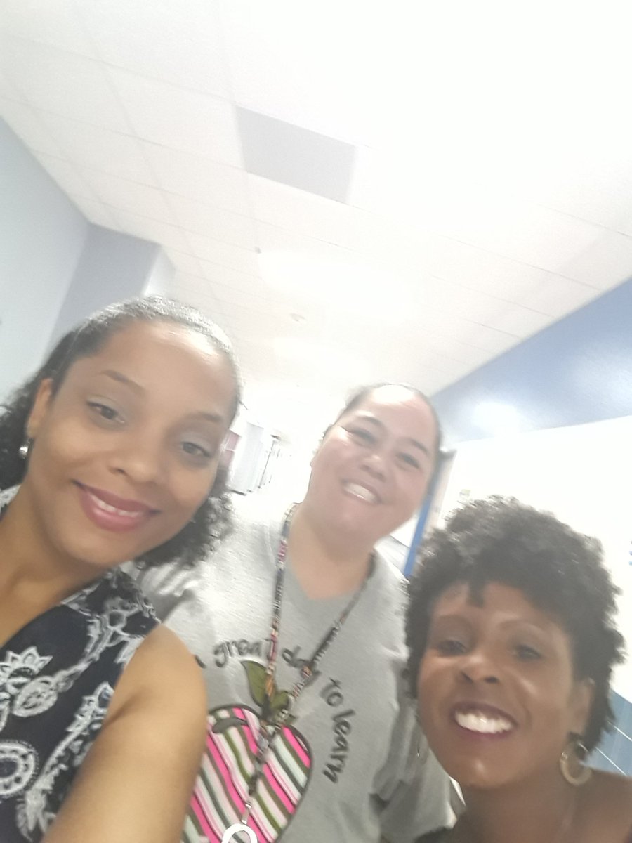 0412_smith's tweet photo. New Dolphin member and my fav Mrs. Grimes #DolphinSelfieBingo https://t.co/LQ532TTT8m