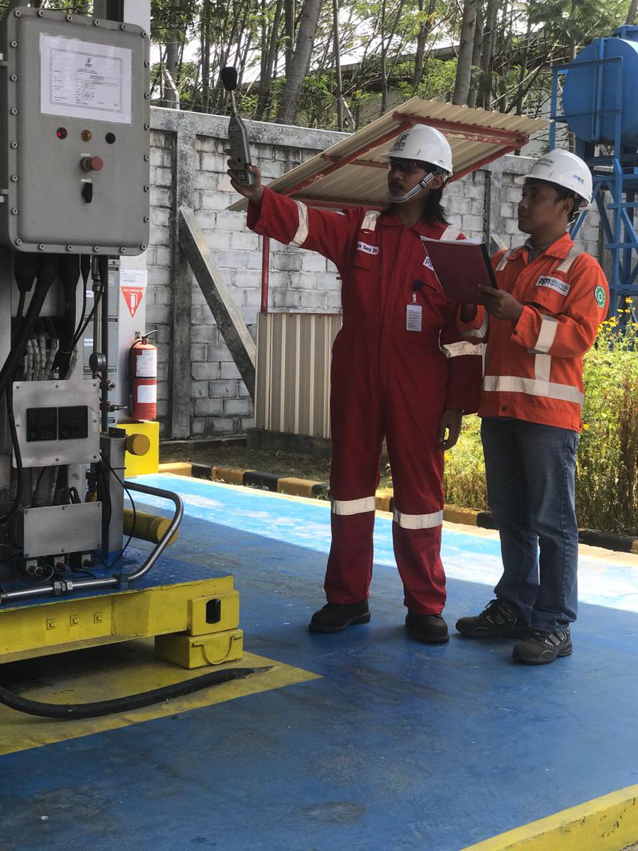 pjk3pgas_sol's tweet photo. Semarang, 13 -14 Agustus 2018 : Pemantauan 24 jam kualitas udara ambien di offtake station PT Perusahaan Gas Negara (Persero) oleh tim sampling PJK3 PT PGAS Solution #PJK3 #Lingker #K3 #UKLUPL #Amdal #Solutionation #Sinergi #PGN @pgas_solution @Gas_Negara https://t.co/ILWpXTJIAl