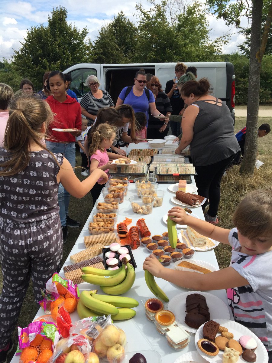 Our staff and volunteers have had a long and very enjoyable day with their picnic in the park at Rushcliffe country park. Think they all need a early night. Park, picnic, rounders, games and water fights. <a href="/st_advice/">St Ann’s Advice Centre</a> <a href="/Rob_community/">Rob Bird</a> @BigLotteryFund <a href="/Rushcliffe/">Rushcliffe Borough Council</a> @samham133