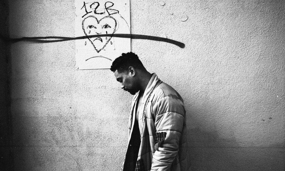 singersroom's tweet photo. PREMIERE: #Rihanna's "Love On The Brain" Songwriter #JosephAngel Releases New Single, "Shame" https://t.co/m7GQ88j8MZ https://t.co/GpxJfGXBvp